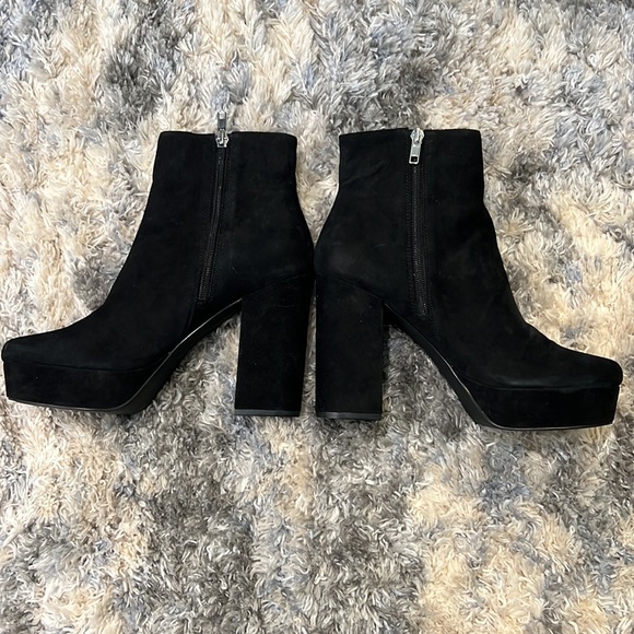 Black Steve Madden booties - Picture 3 of 6